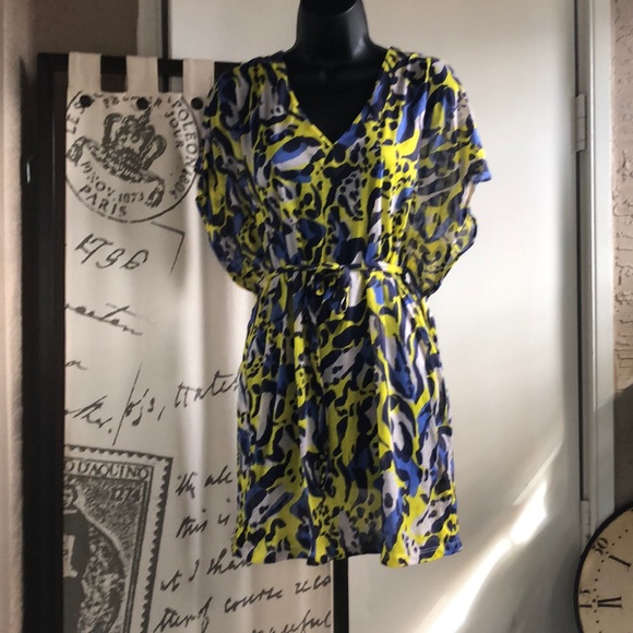 H&M Dresses & Skirts - NWOT H&M Belted Dress/Shirt